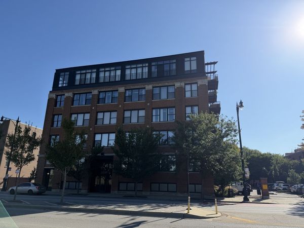 2911 N Western Avenue, Unit 111, Chicago, IL 60618
