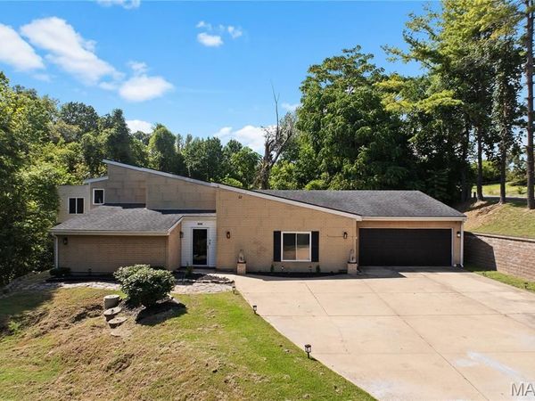 12 Hillwood Drive, Caseyville, IL 62232