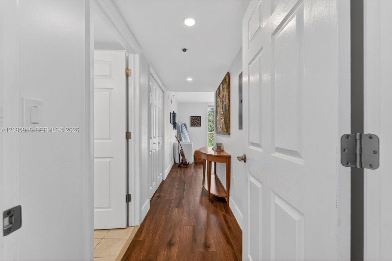 1650 Coral Way, Unit 607, Miami, FL 33145 Photo