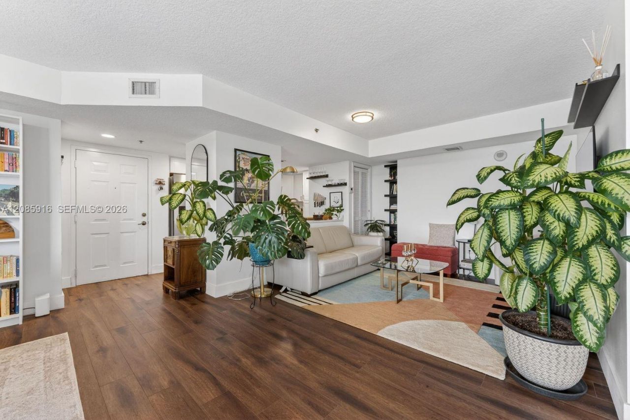 1650 Coral Way, Unit 607, Miami, FL 33145 Photo