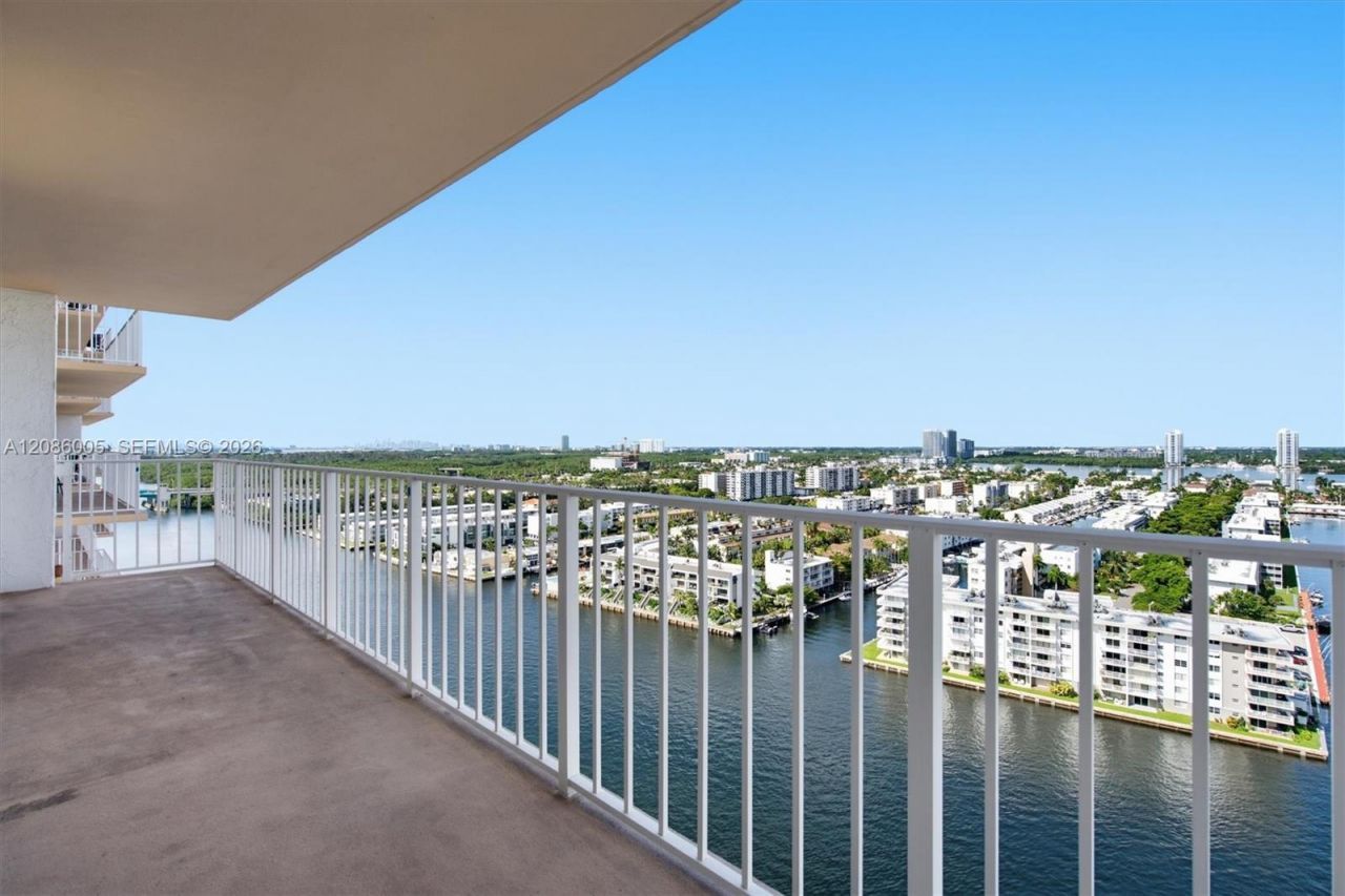 290 174th St, Unit 2104, Sunny Isles Beach, FL 33160 Photo