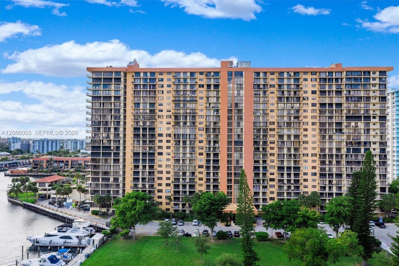 290 174th St, Unit 2104, Sunny Isles Beach, FL 33160 Photo