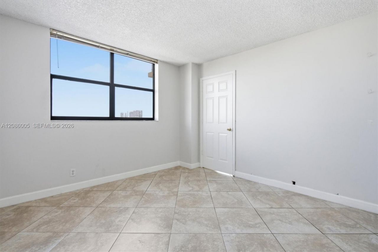 290 174th St, Unit 2104, Sunny Isles Beach, FL 33160 Photo