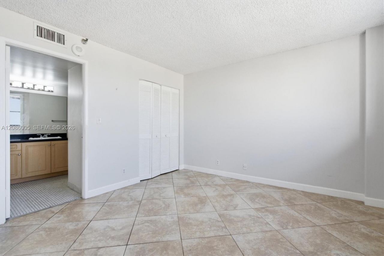 290 174th St, Unit 2104, Sunny Isles Beach, FL 33160 Photo
