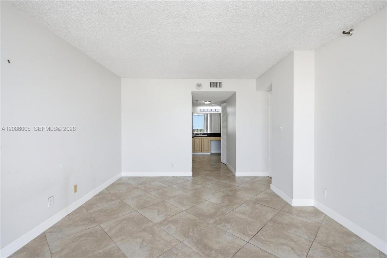 290 174th St, Unit 2104, Sunny Isles Beach, FL 33160 Photo