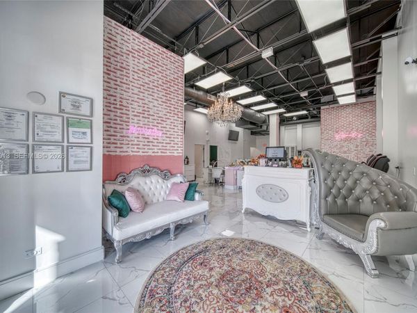 Full-Service Beauty Salon For Sale in Pinecrest , Miami, FL 33156