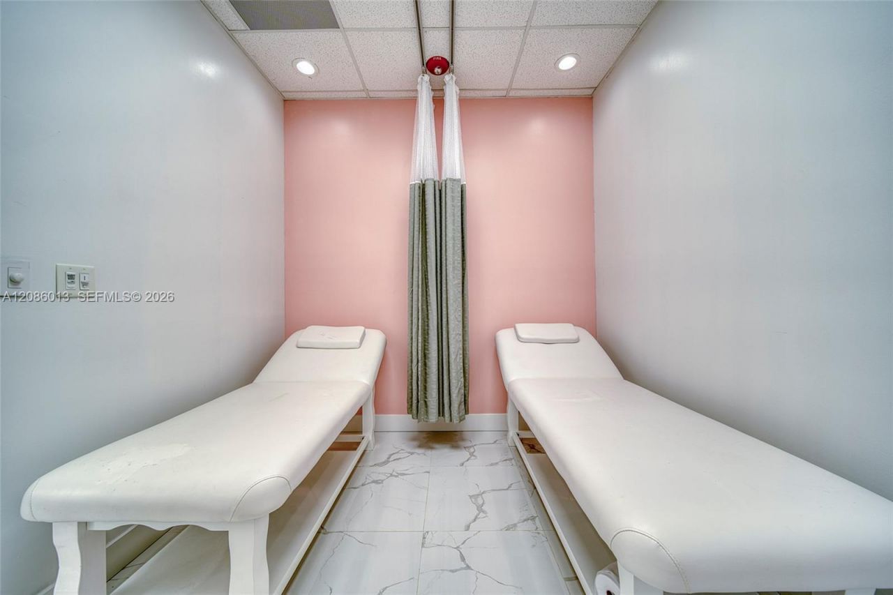 Full-service Beauty Salon For Sale In Pinecrest, Miami, FL 33156 Photo