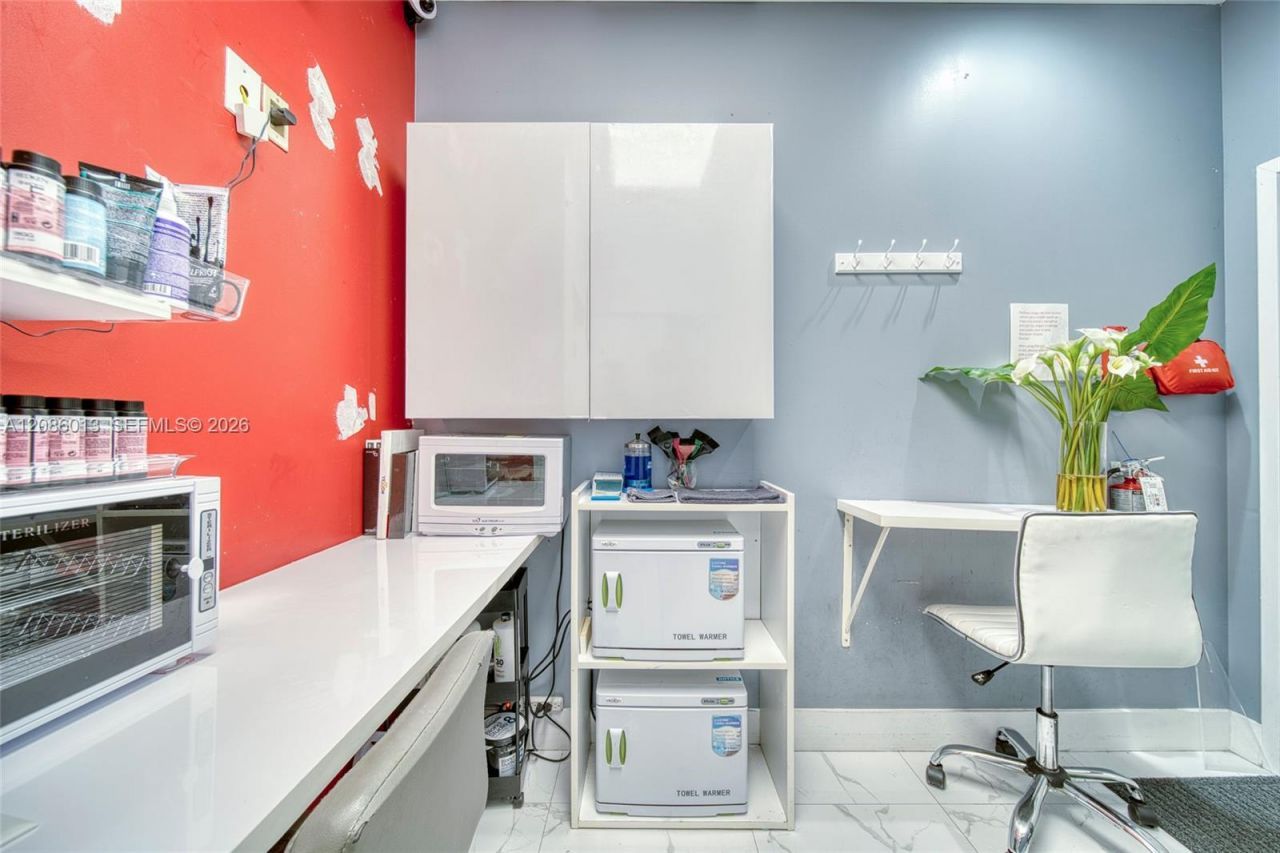 Full-service Beauty Salon For Sale In Pinecrest, Miami, FL 33156 Photo