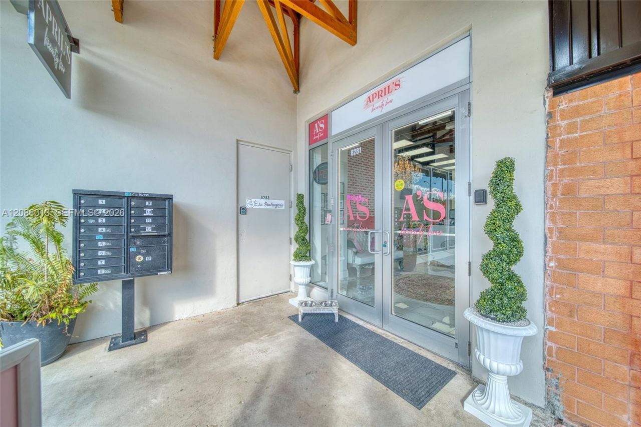 Full-service Beauty Salon For Sale In Pinecrest, Miami, FL 33156 Photo