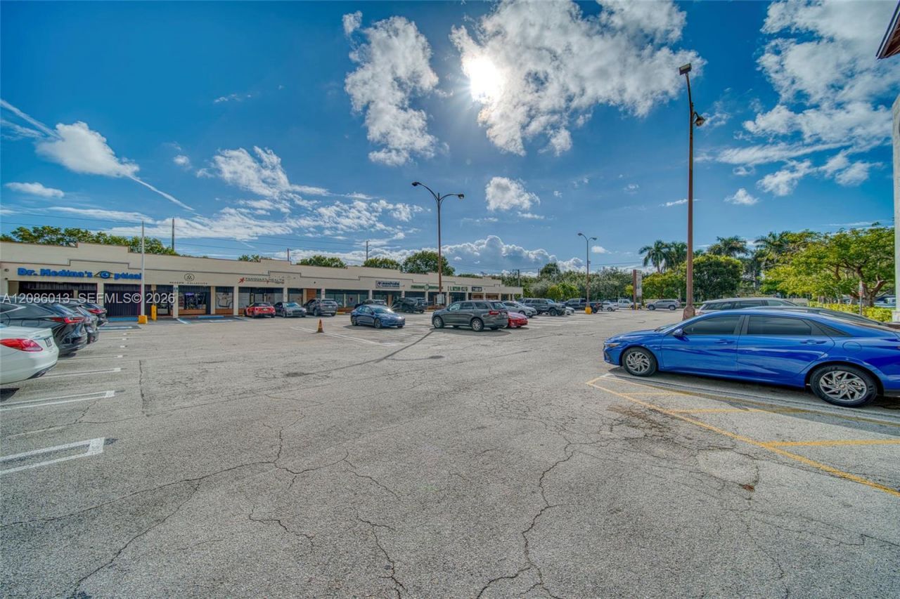 Full-service Beauty Salon For Sale In Pinecrest, Miami, FL 33156 Photo