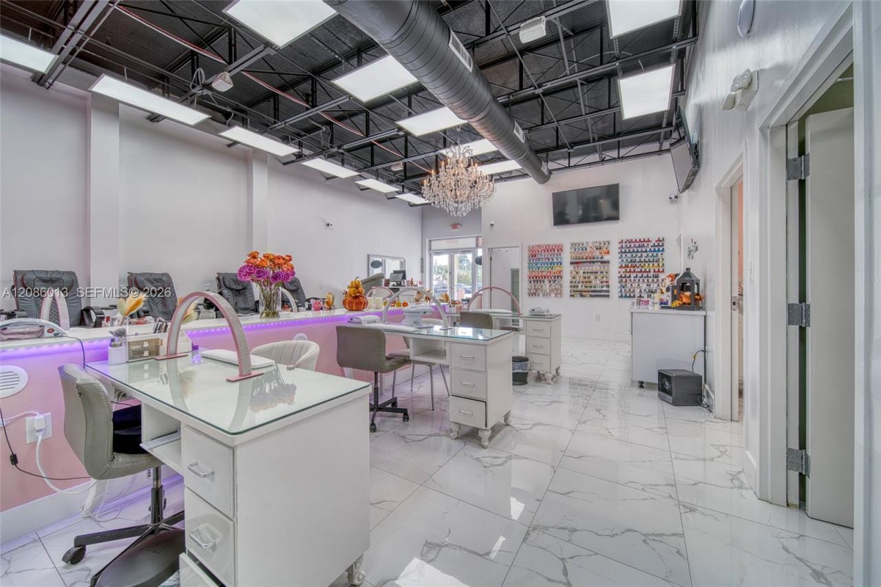 Full-service Beauty Salon For Sale In Pinecrest, Miami, FL 33156 Photo