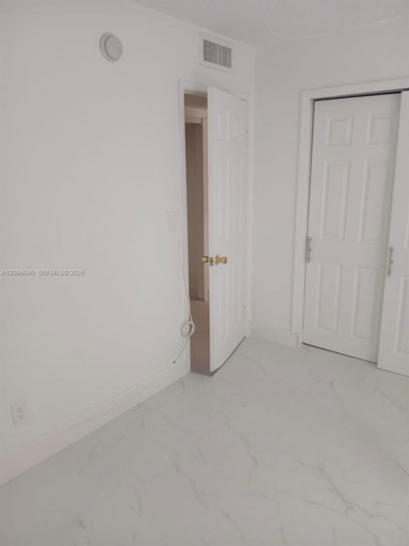 8405 NW 8th St, Unit 311, Miami, FL 33126 Photo