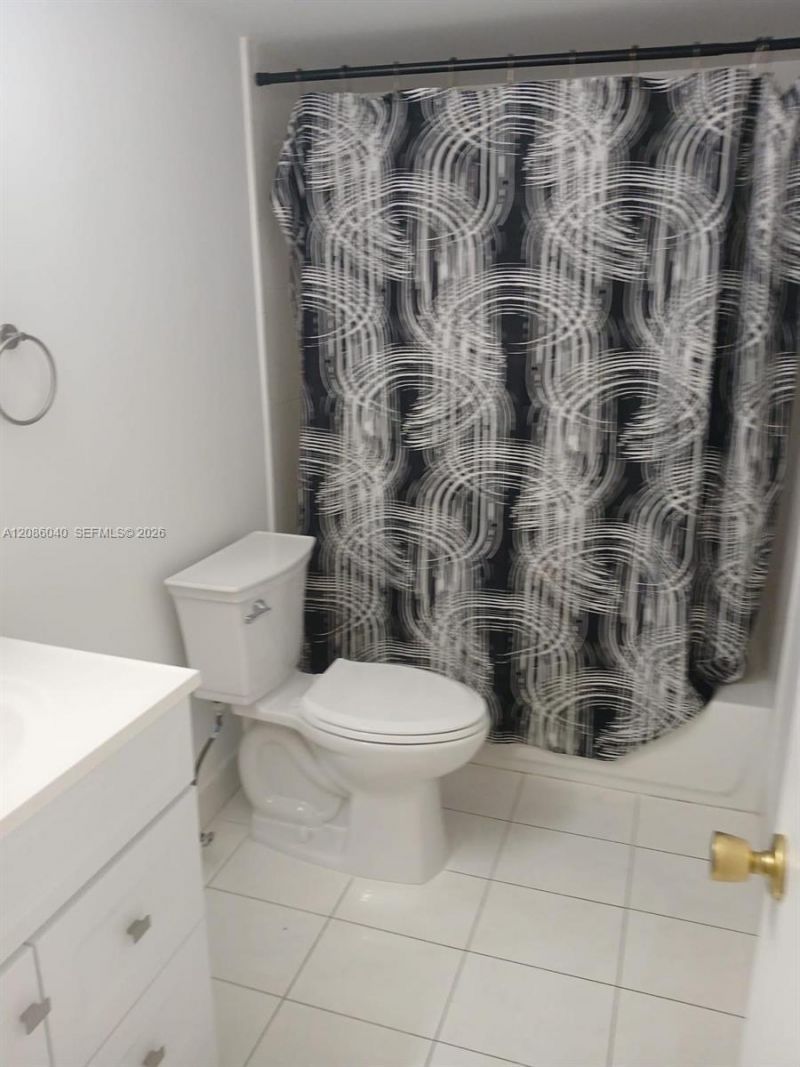 8405 NW 8th St, Unit 311, Miami, FL 33126 Photo