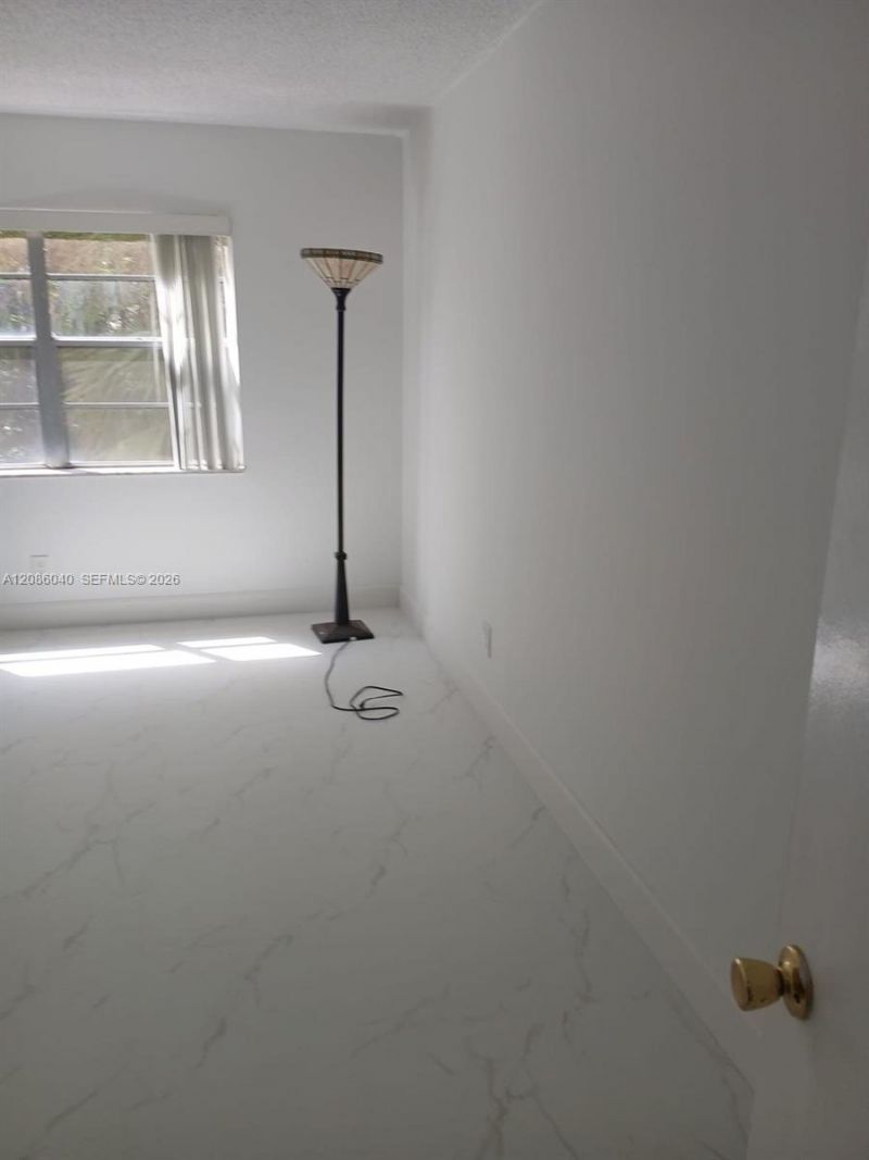 8405 NW 8th St, Unit 311, Miami, FL 33126 Photo