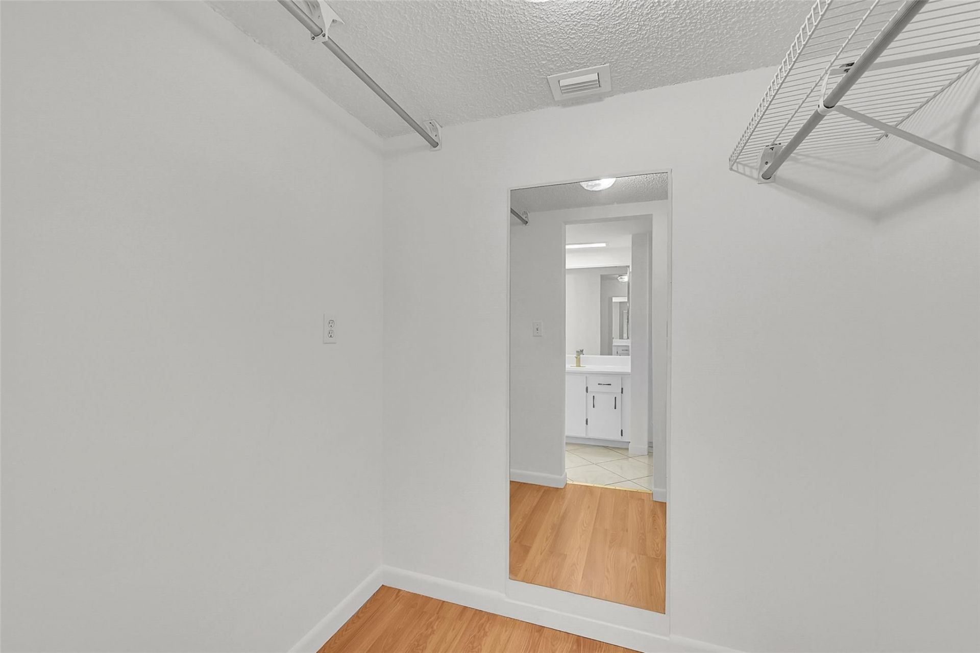 2304 S Cypress Bend Drive, Unit 512, Pompano Beach, FL 33069 Photo