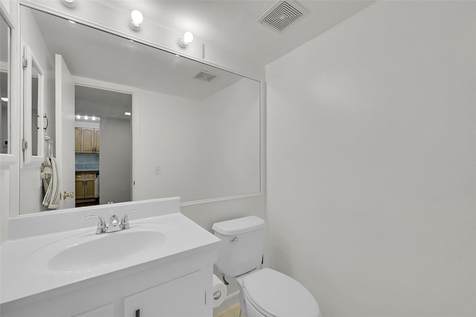 2304 S Cypress Bend Drive, Unit 512, Pompano Beach, FL 33069 Photo