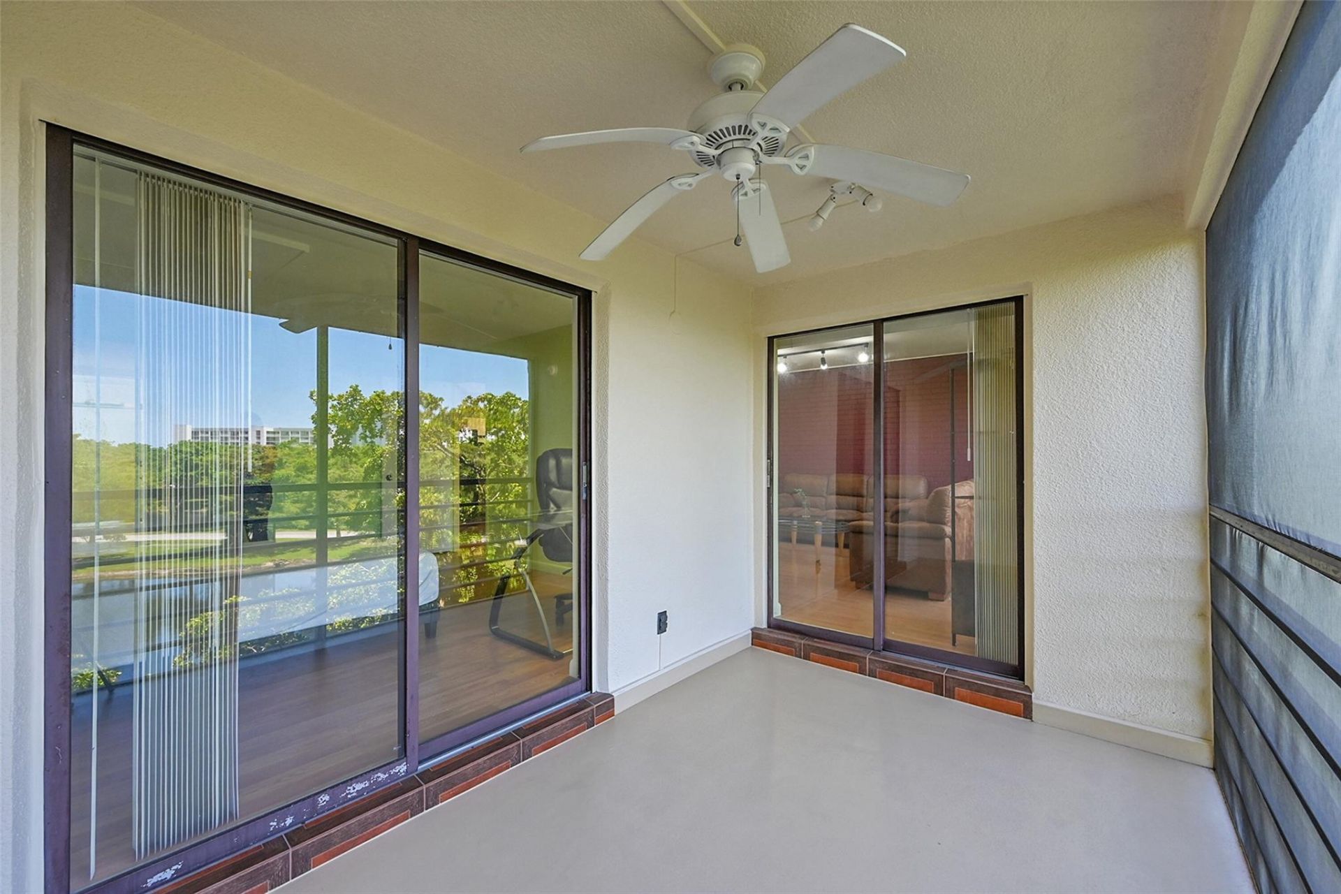 2304 S Cypress Bend Drive, Unit 512, Pompano Beach, FL 33069 Photo