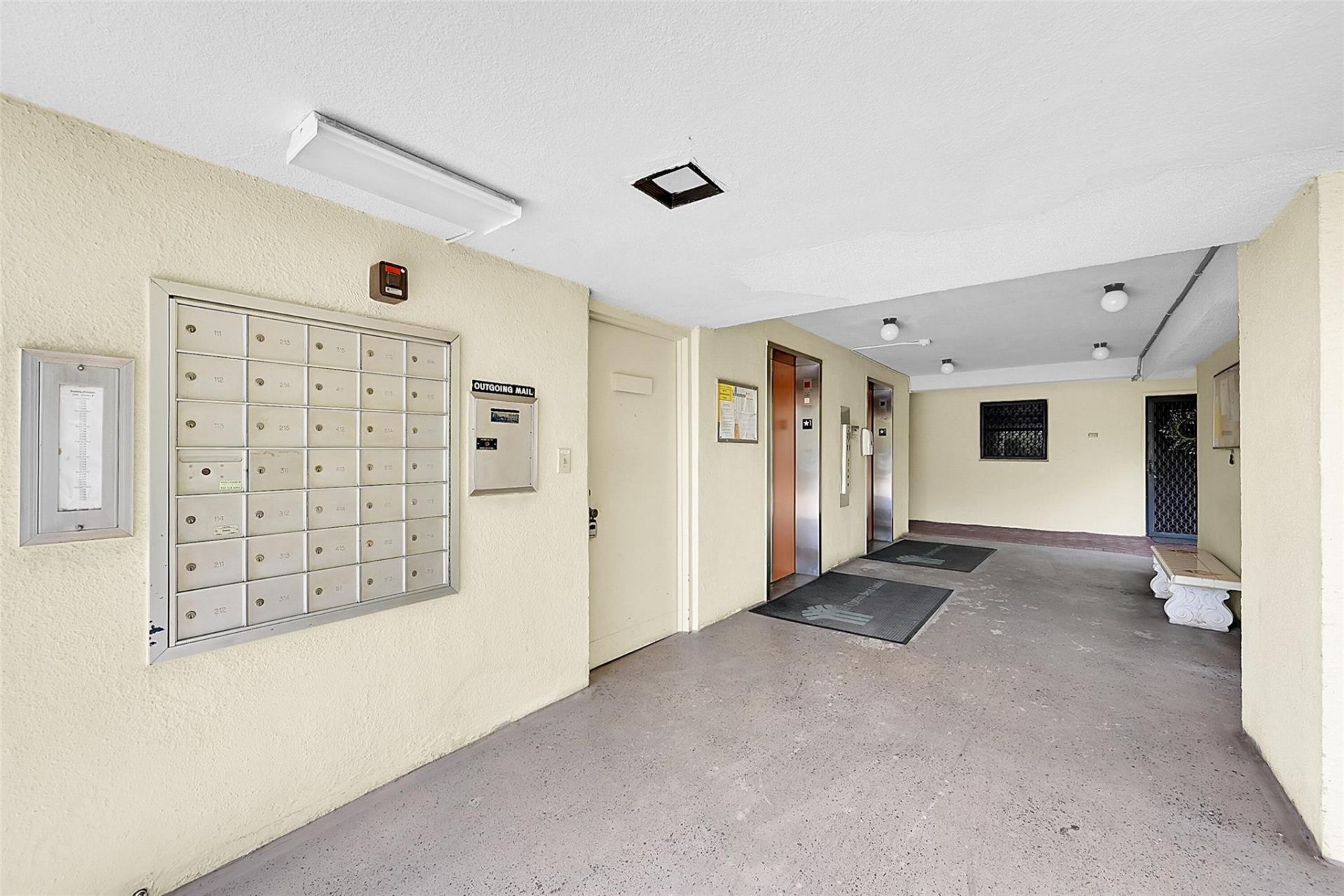 2304 S Cypress Bend Drive, Unit 512, Pompano Beach, FL 33069 Photo