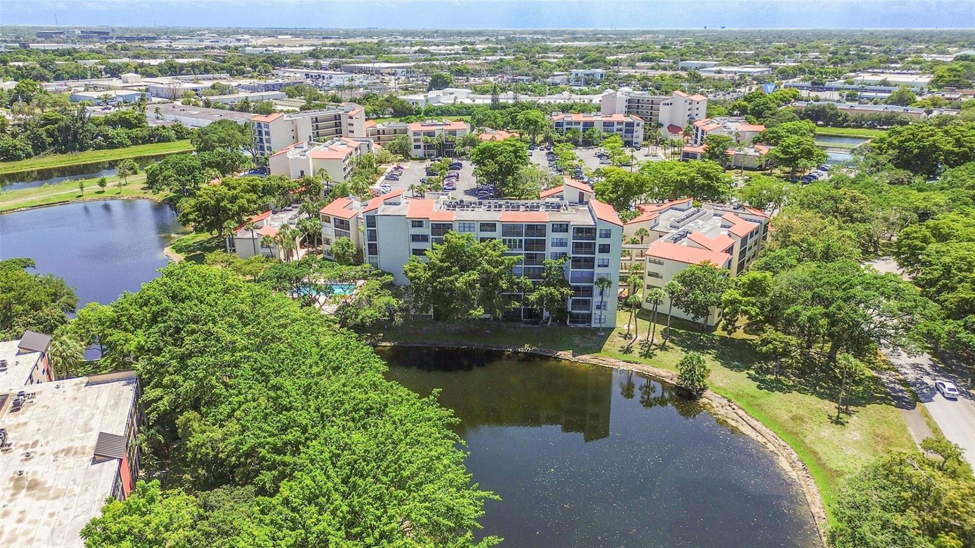 2304 S Cypress Bend Drive, Unit 512, Pompano Beach, FL 33069 Photo