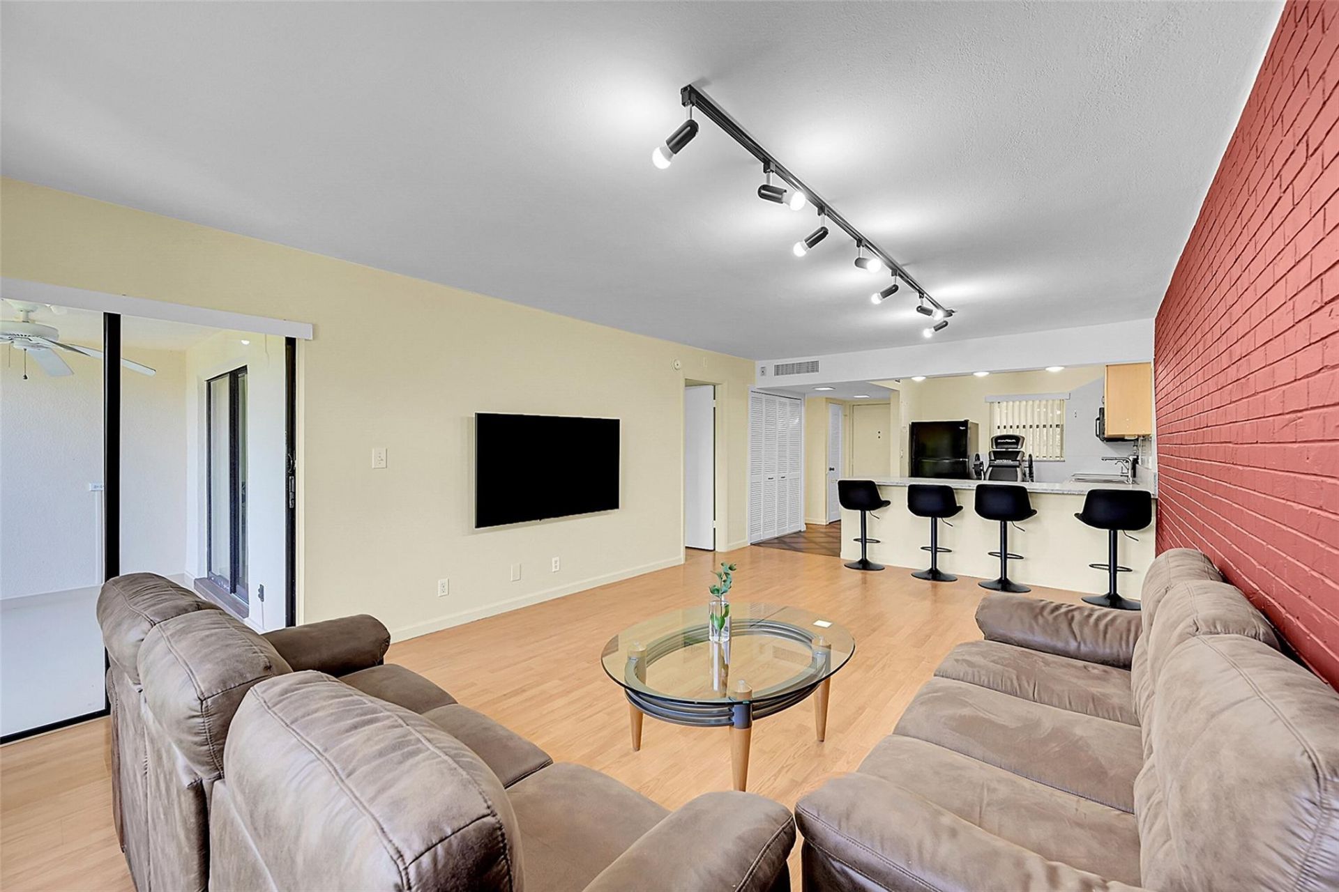 2304 S Cypress Bend Drive, Unit 512, Pompano Beach, FL 33069 Photo