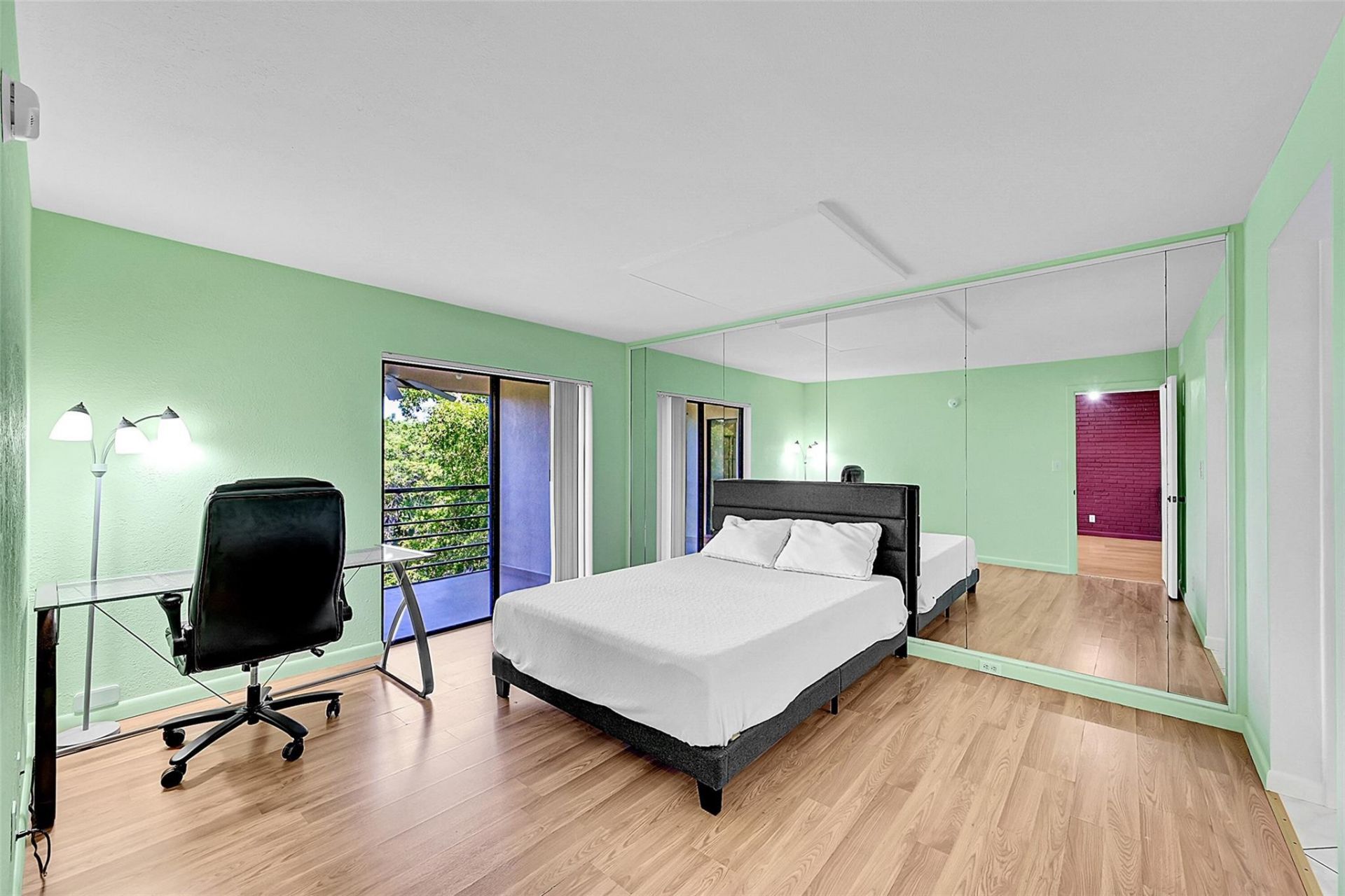 2304 S Cypress Bend Drive, Unit 512, Pompano Beach, FL 33069 Photo
