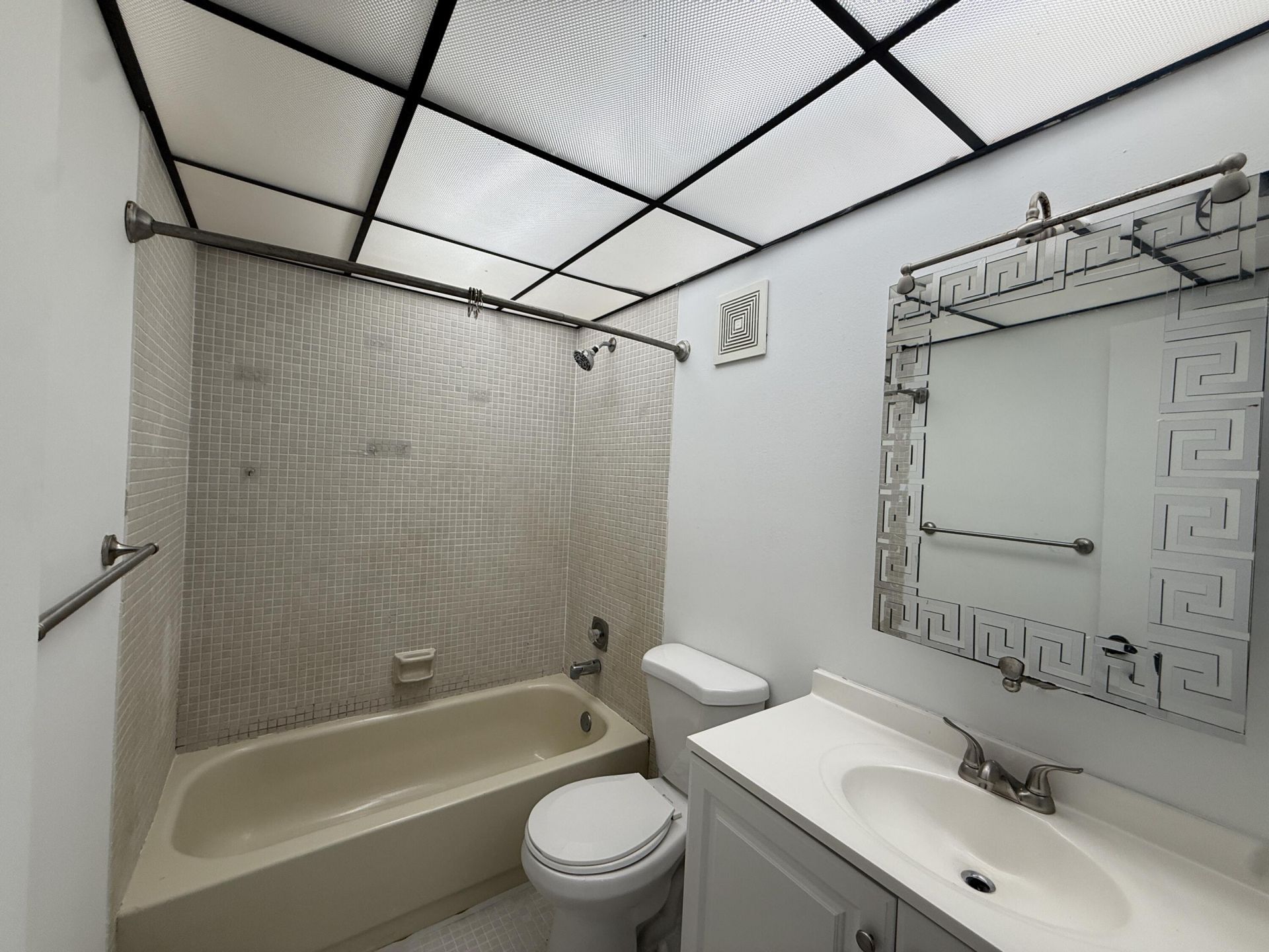 3161 NW 47th Terrace, Unit 402, Lauderdale Lakes, FL 33319 Photo