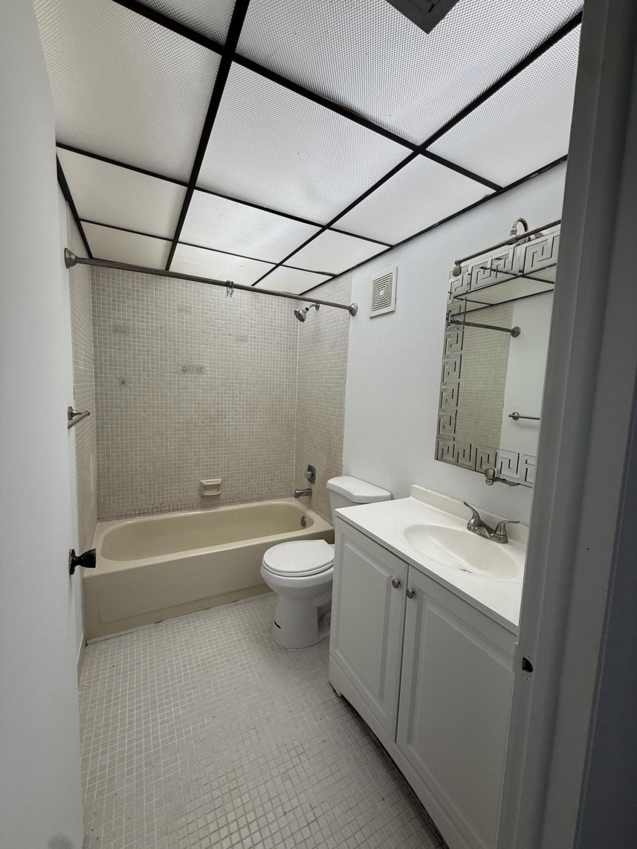 3161 NW 47th Terrace, Unit 402, Lauderdale Lakes, FL 33319 Photo