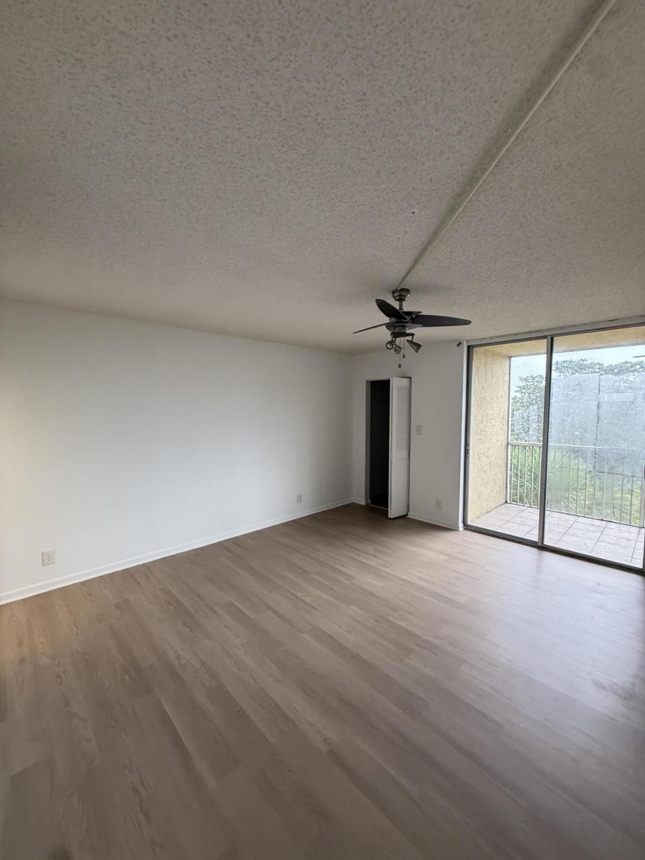 3161 NW 47th Terrace, Unit 402, Lauderdale Lakes, FL 33319 Photo