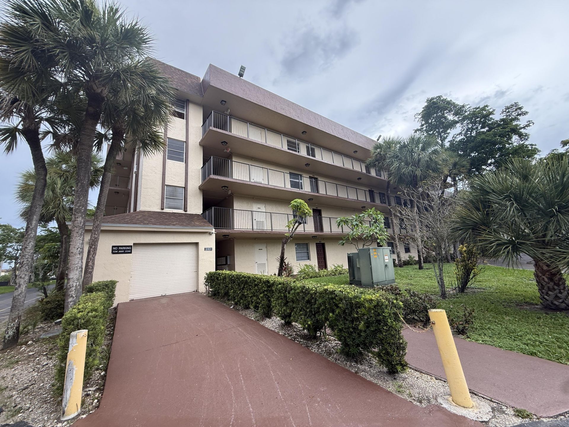 3161 NW 47th Terrace, Unit 402, Lauderdale Lakes, FL 33319 Photo