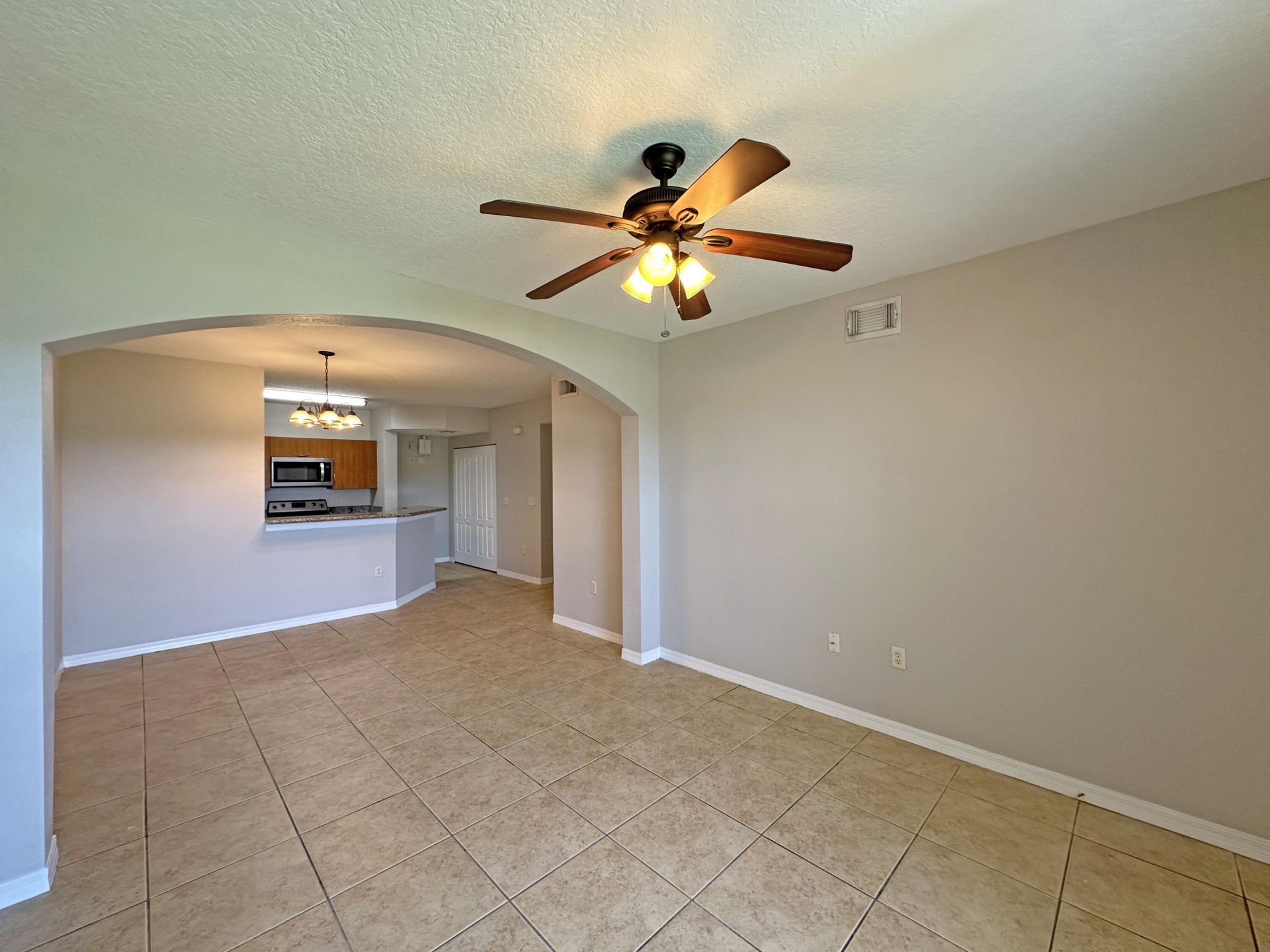 158 SW Peacock Boulevard, Unit 30-102, Port Saint Lucie, FL 34986 Photo