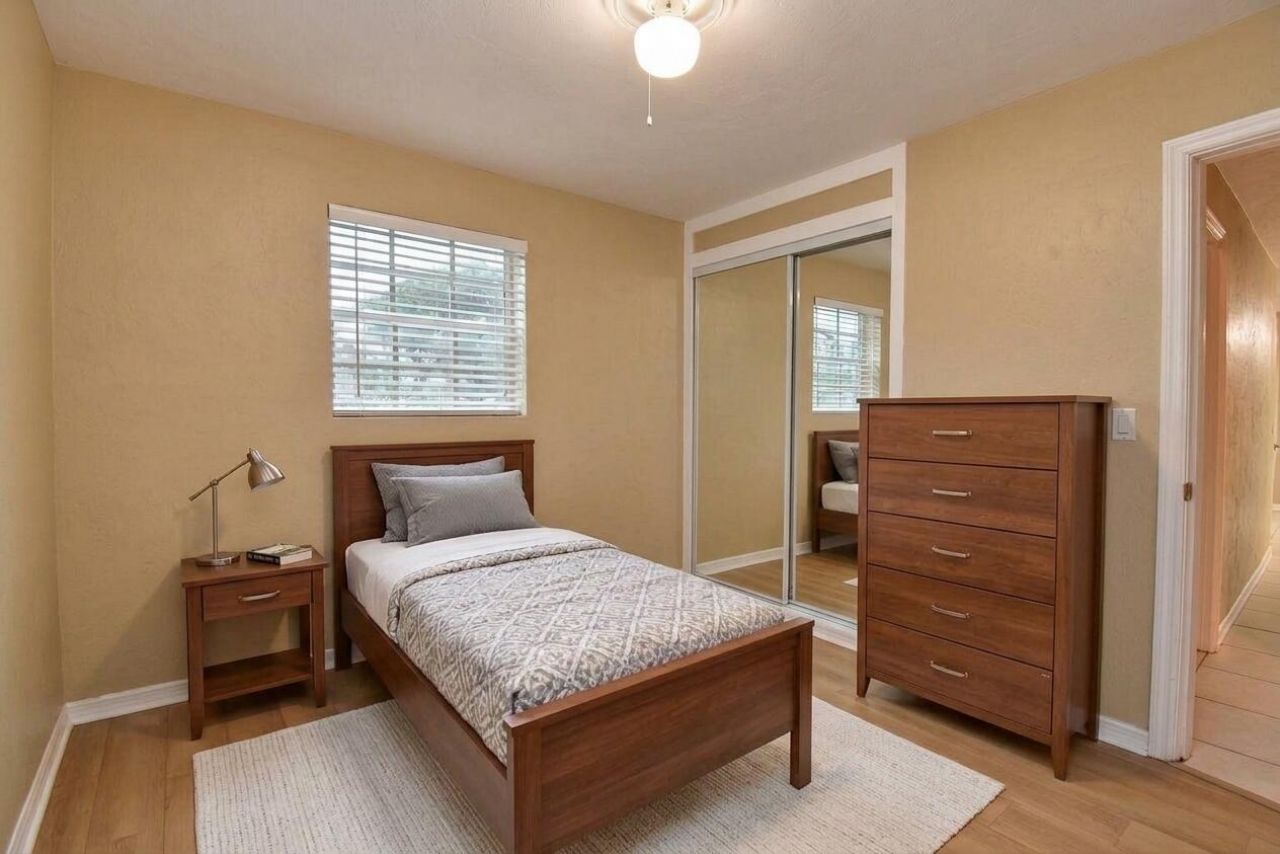 2032 Worthington Road, West Palm Beach, FL 33409 Photo