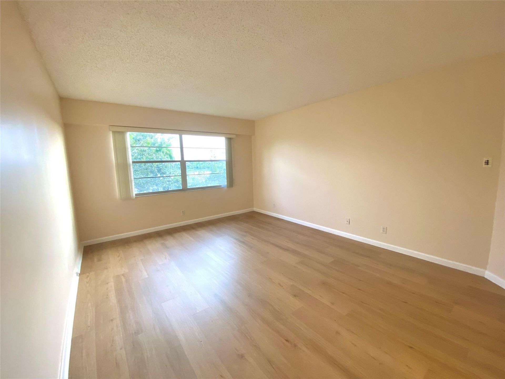 1000 SW 128th Terrace, Unit 411V, Pembroke Pines, FL 33027 Photo