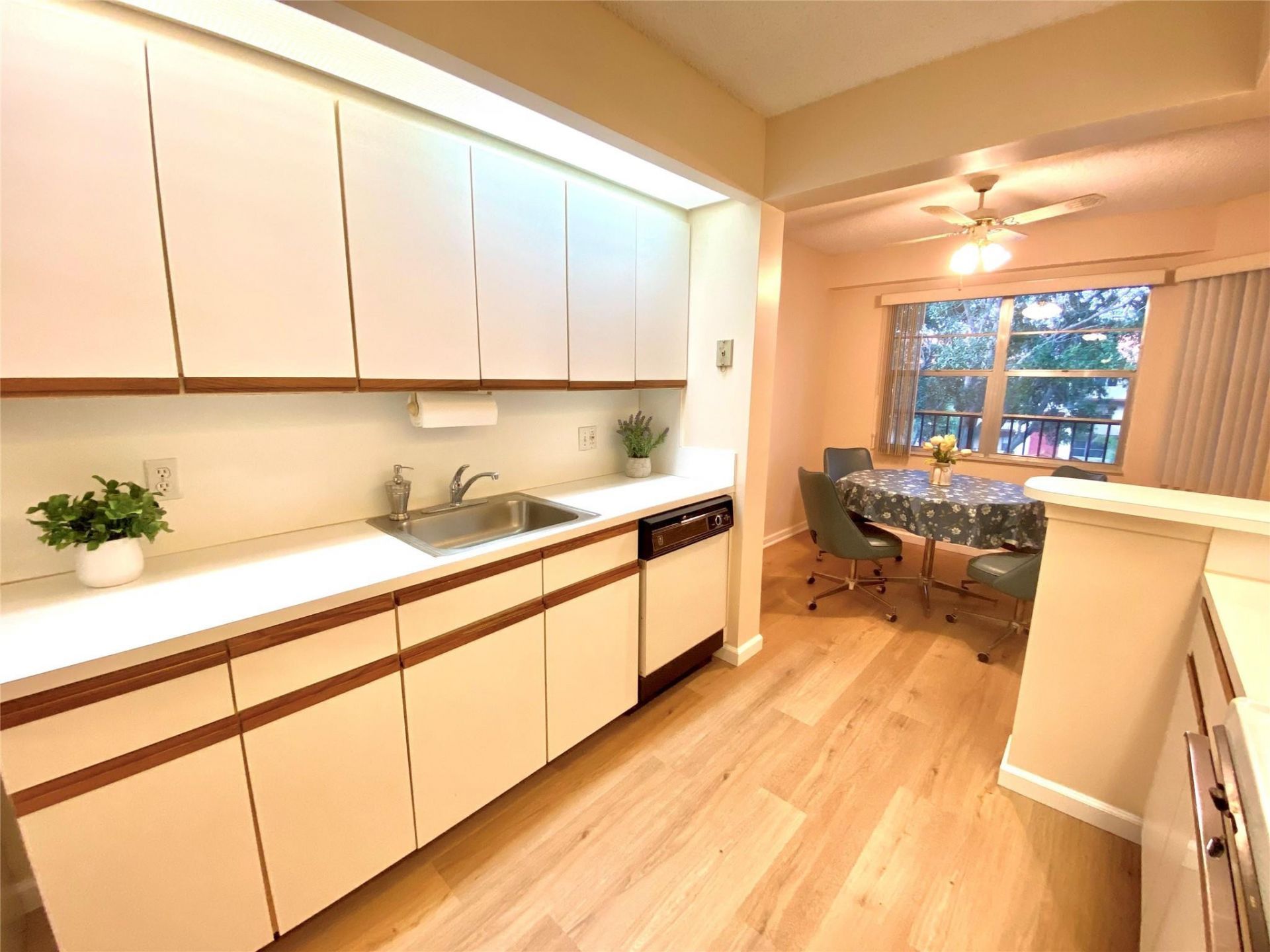 1000 SW 128th Terrace, Unit 411V, Pembroke Pines, FL 33027 Photo