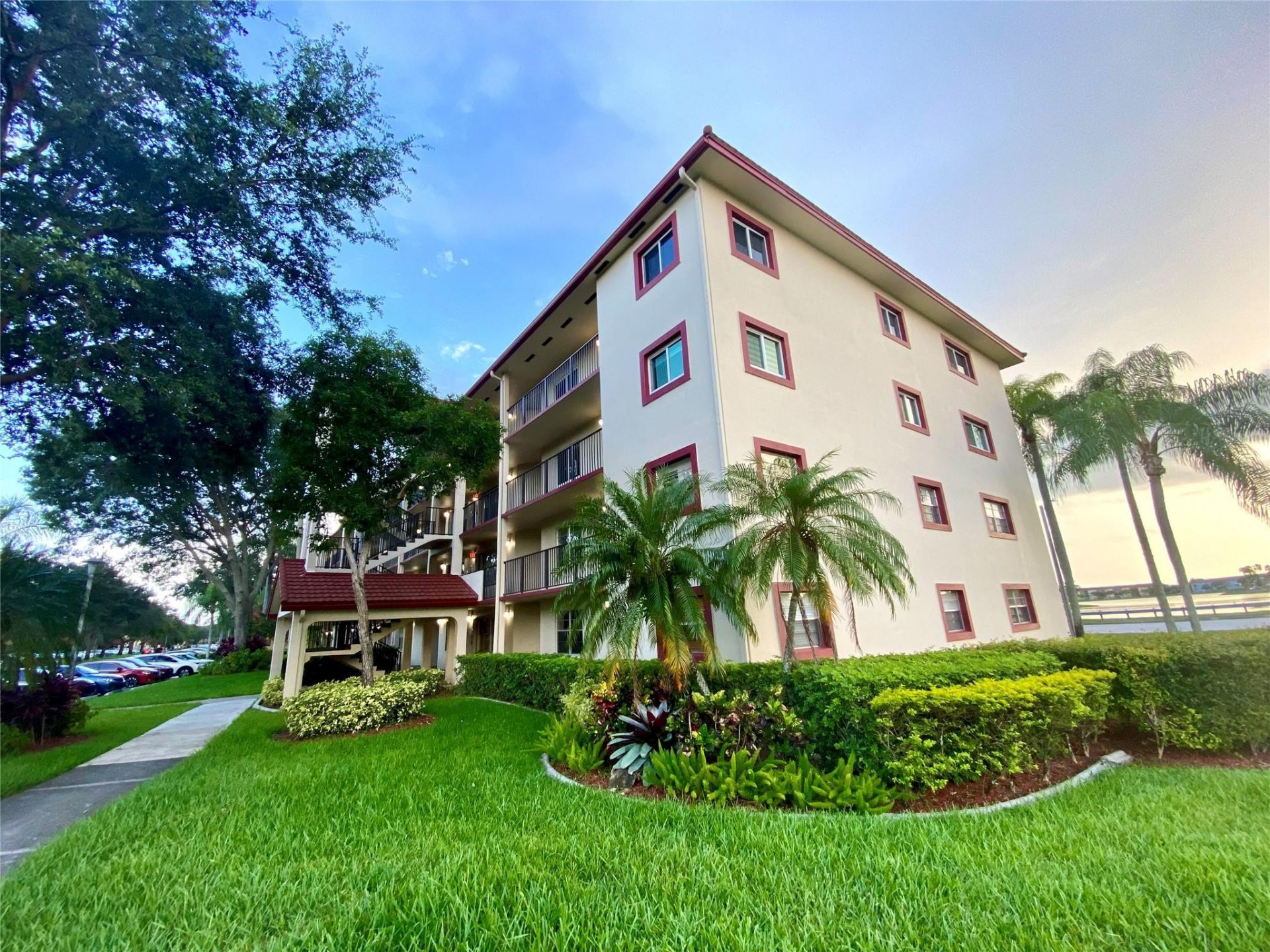 1000 SW 128th Terrace, Unit 411V, Pembroke Pines, FL 33027 Photo