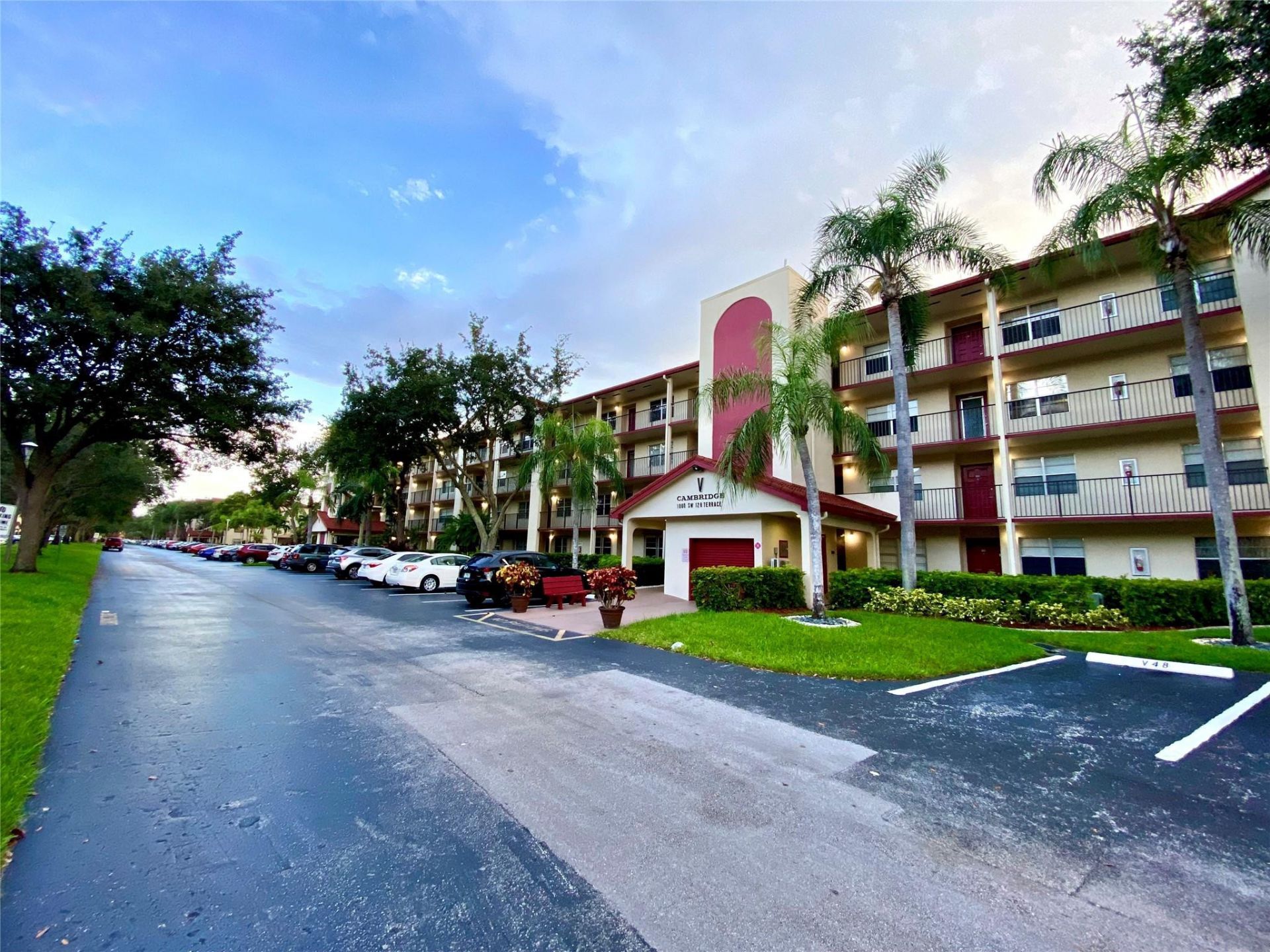 1000 SW 128th Terrace, Unit 411V, Pembroke Pines, FL 33027 Photo