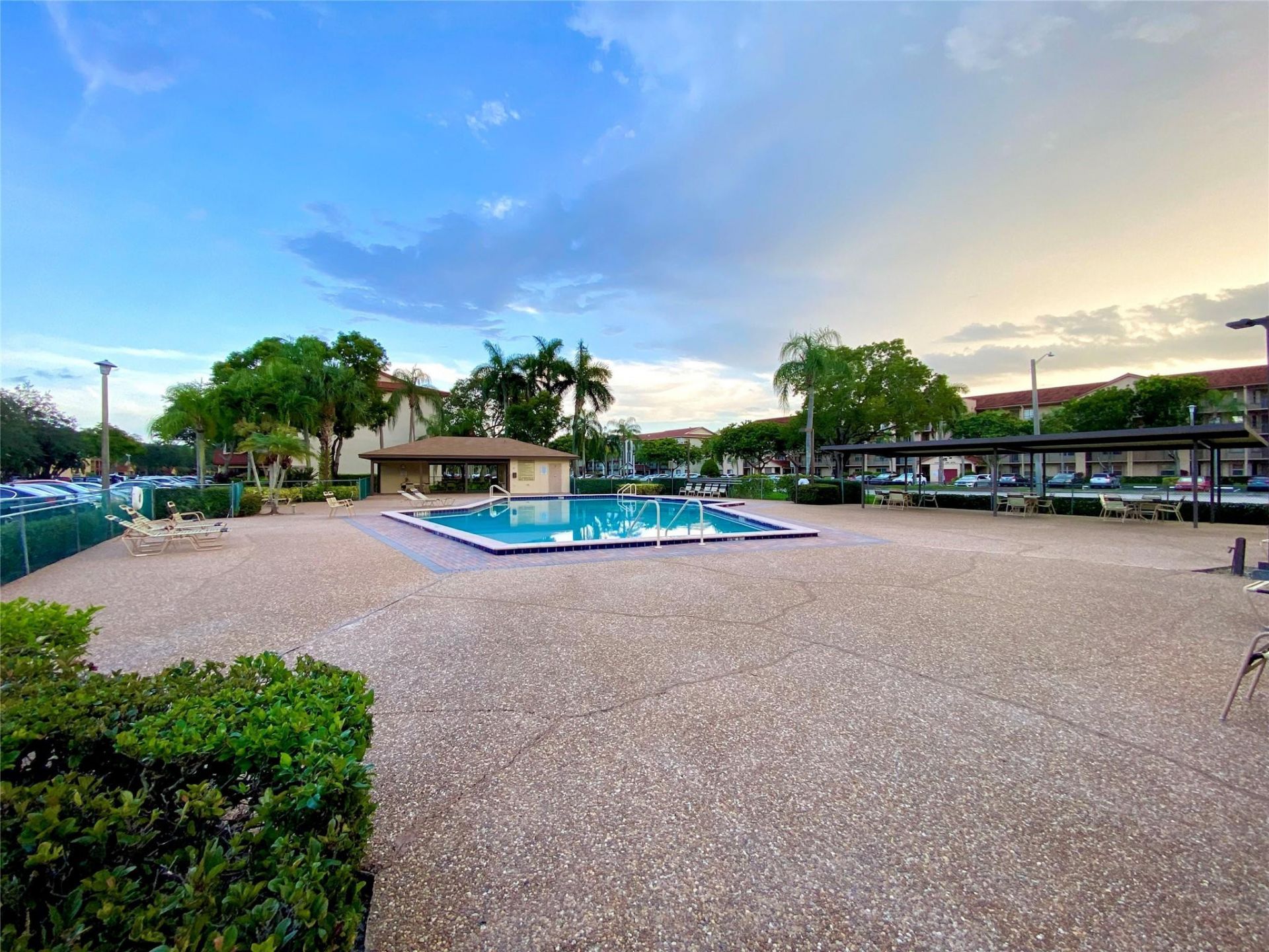 1000 SW 128th Terrace, Unit 411V, Pembroke Pines, FL 33027 Photo