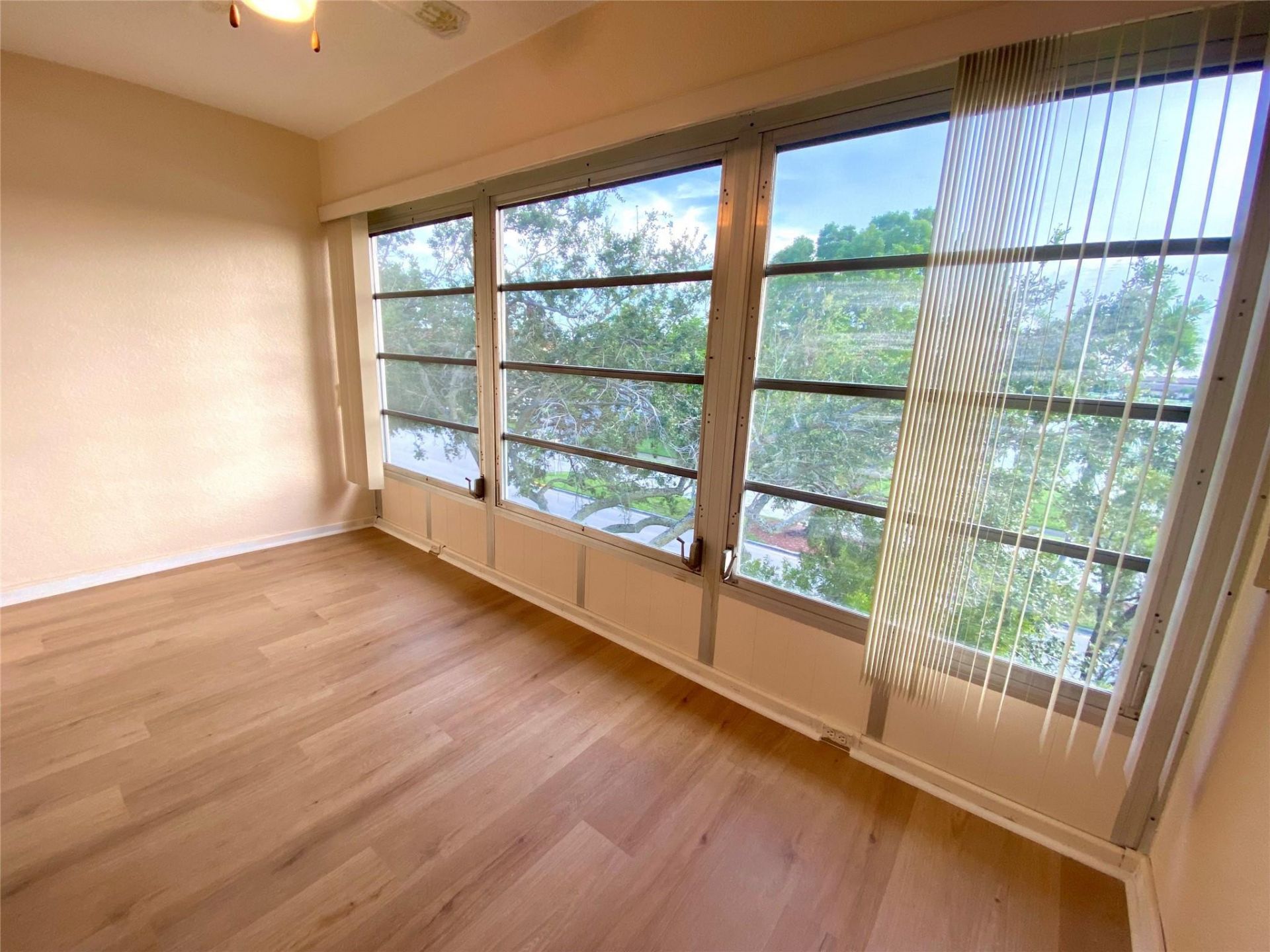1000 SW 128th Terrace, Unit 411V, Pembroke Pines, FL 33027 Photo