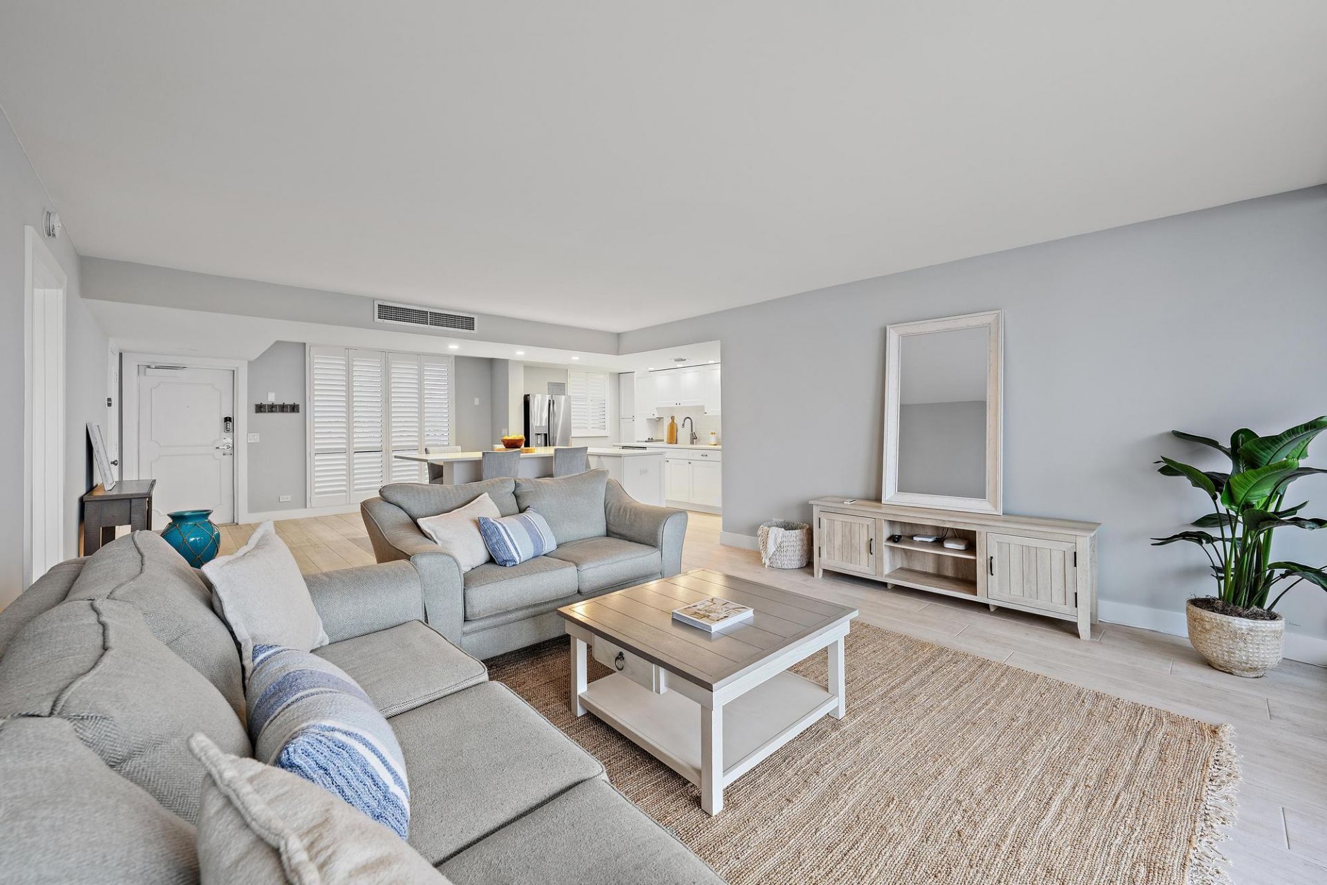 134 Lakeshore Drive, Unit 316, North Palm Beach, FL 33408 Photo