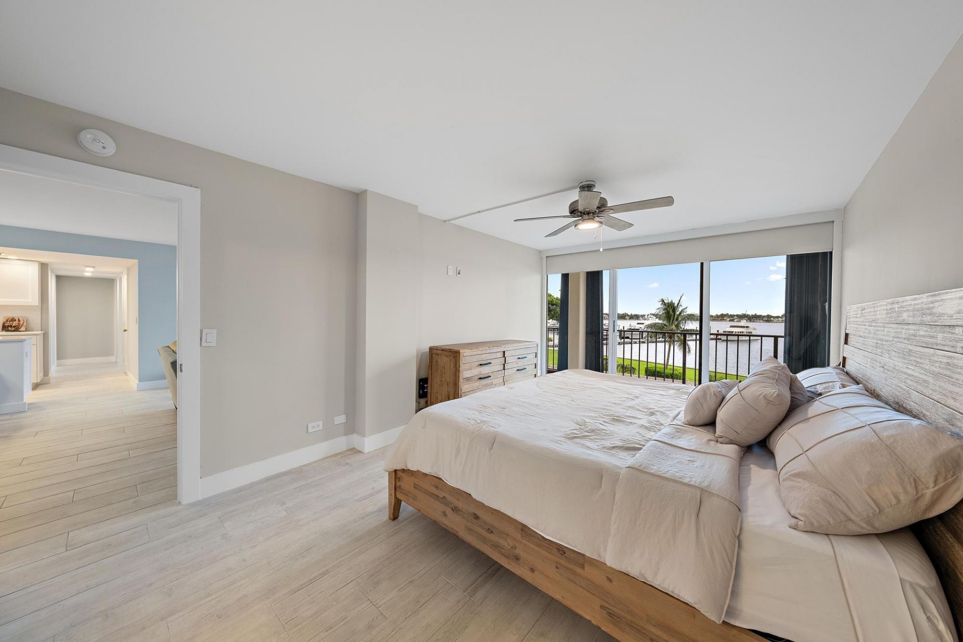 134 Lakeshore Drive, Unit 316, North Palm Beach, FL 33408 Photo