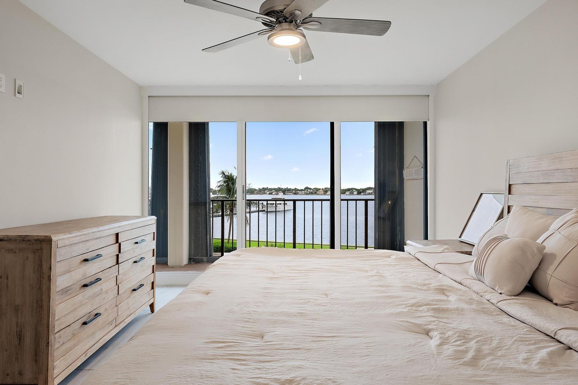 134 Lakeshore Drive, Unit 316, North Palm Beach, FL 33408 Photo