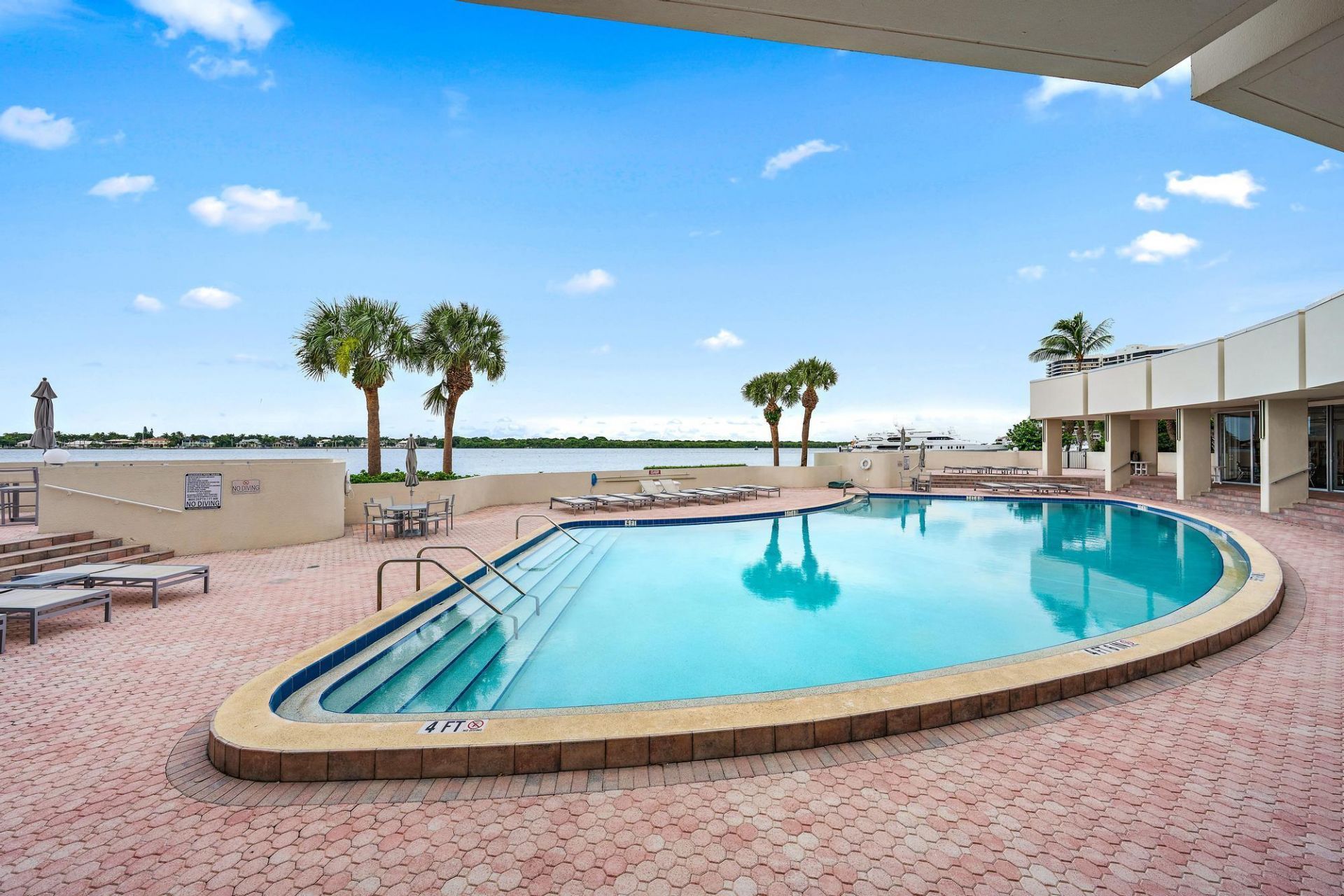 134 Lakeshore Drive, Unit 316, North Palm Beach, FL 33408 Photo