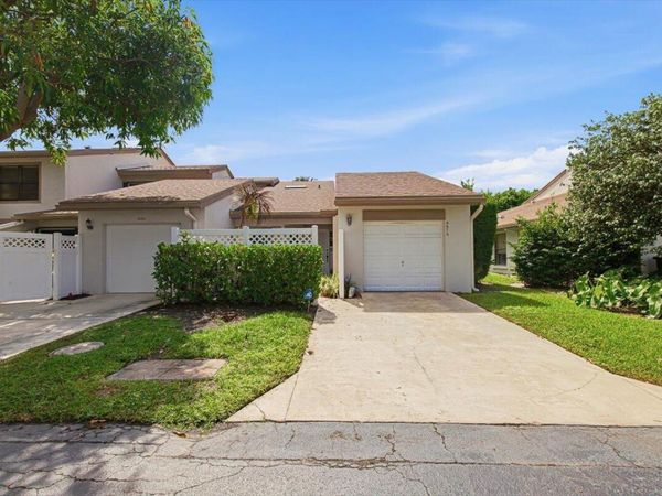 6676 Canary Palm Circle, Unit 19, Boca Raton, FL 33433