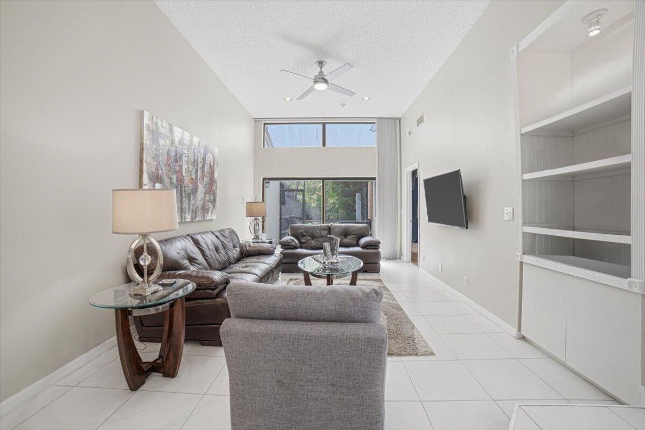 6676 Canary Palm Circle, Unit 19, Boca Raton, FL 33433 Photo
