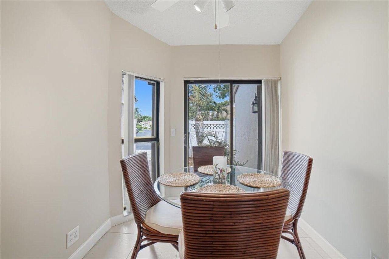 6676 Canary Palm Circle, Unit 19, Boca Raton, FL 33433 Photo