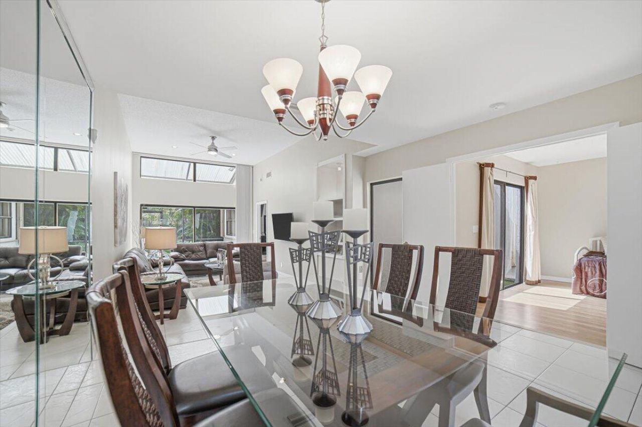 6676 Canary Palm Circle, Unit 19, Boca Raton, FL 33433 Photo