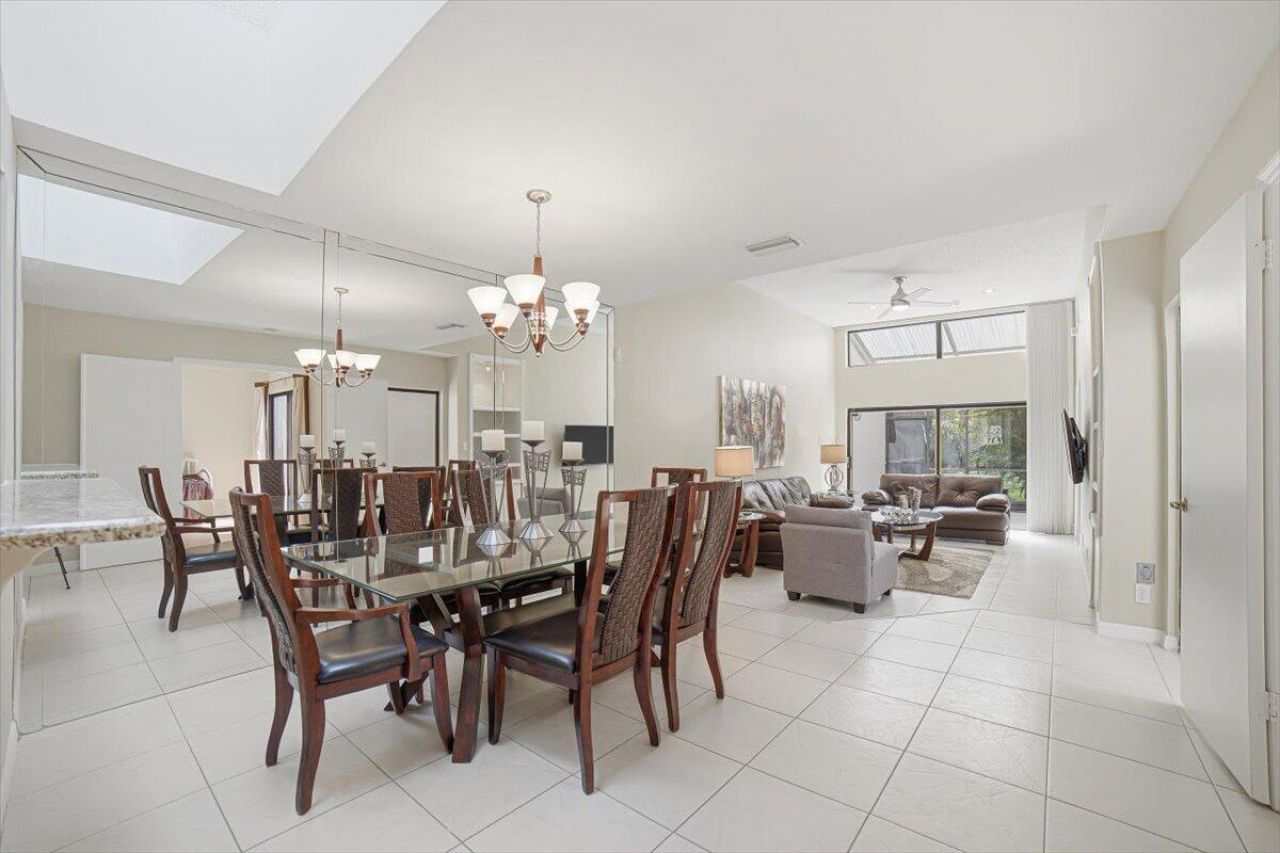 6676 Canary Palm Circle, Unit 19, Boca Raton, FL 33433 Photo