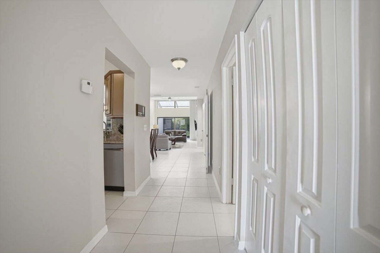 6676 Canary Palm Circle, Unit 19, Boca Raton, FL 33433 Photo