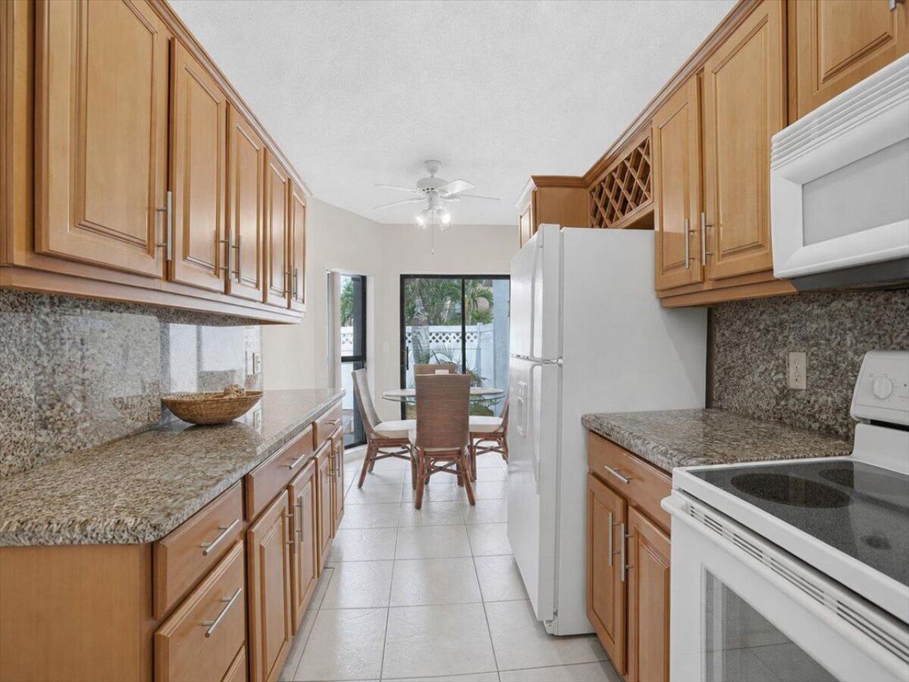 6676 Canary Palm Circle, Unit 19, Boca Raton, FL 33433 Photo