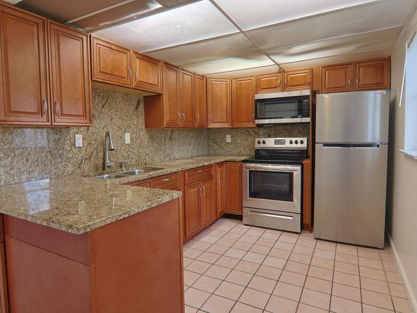 6636 SW 41st Street, Davie, FL 33314
