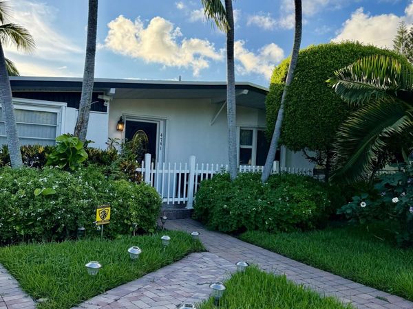 4741 NE 15TH Avenue, Pompano Beach, FL 33064